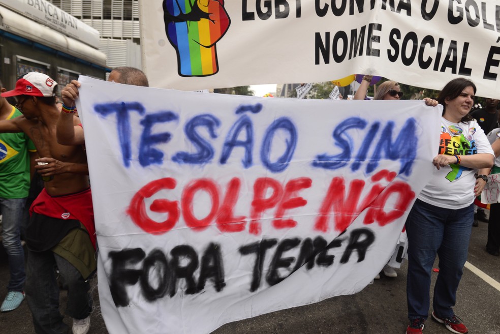 Parada Gay em SP tem protestos contra o governo Temer Brasil Valor Econômico