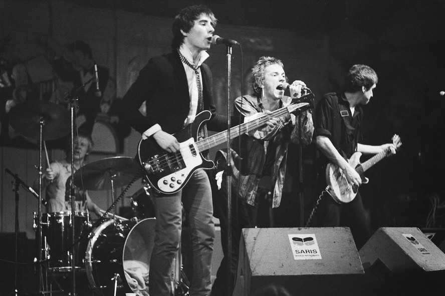 God Save The King M Sica Do Sex Pistols Que Irritou Elizabeth Ii Ganha Vers O Para Charles Iii