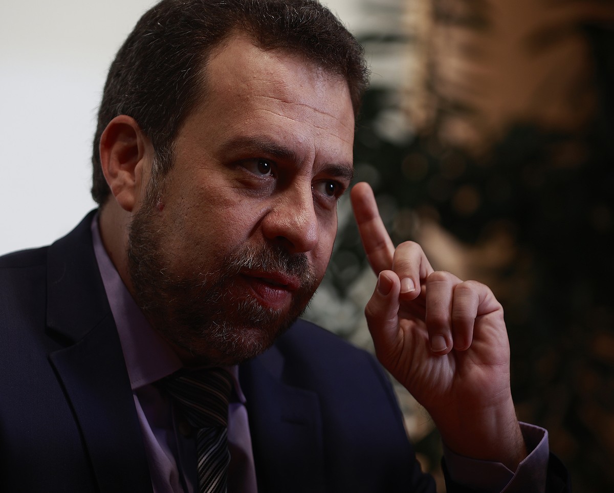Boulos diz que parlamentar contrário ao fim da escala 6x1 'vai pagar o ...