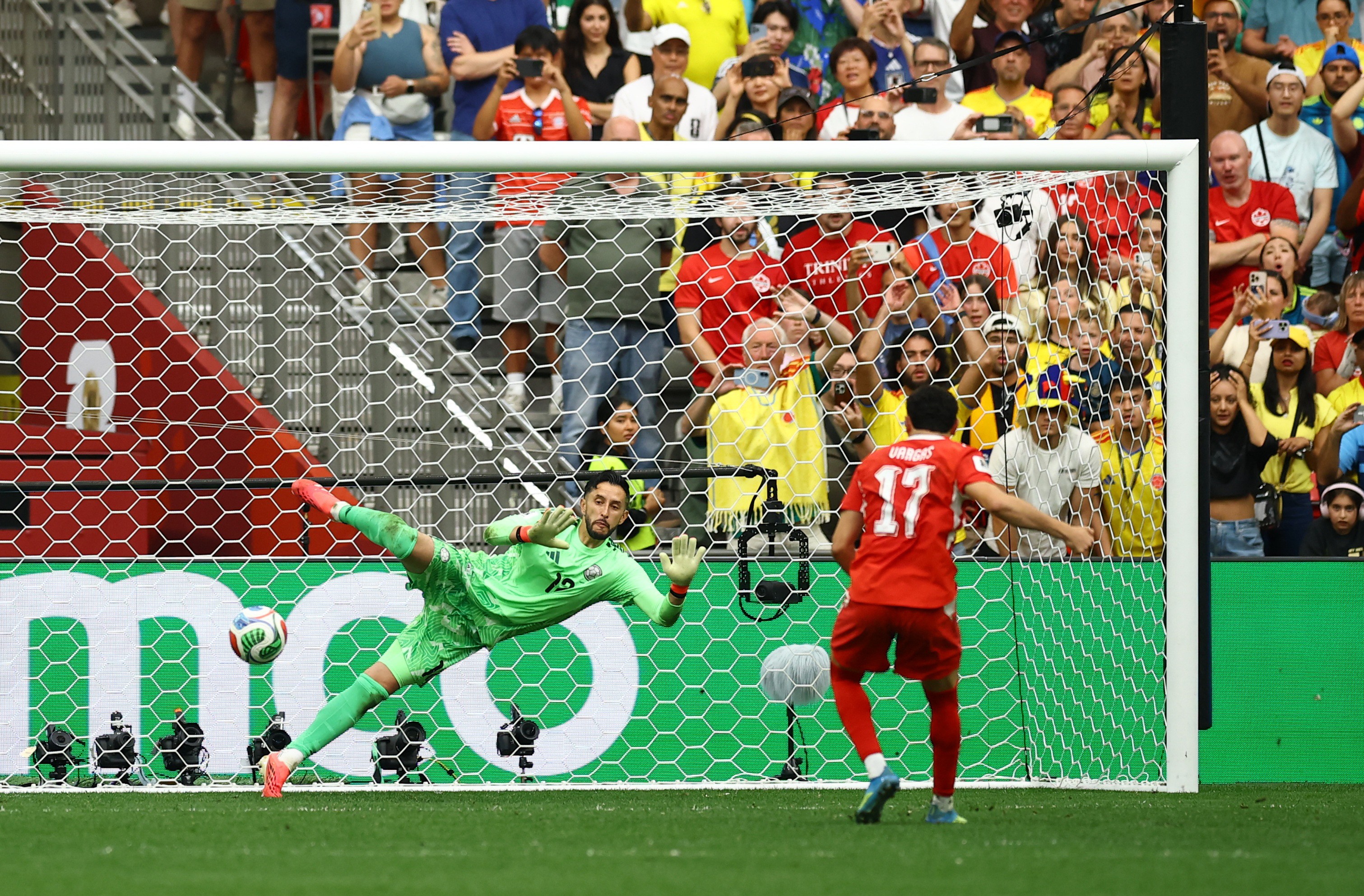 Suíça vence Colômbia e passa às quartas de final de uma Copa depois de 72 anos