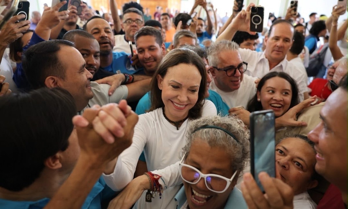 Imagem ilustrativa sobre María Corina Machado retorna à Venezuela após quase um ano de exílio