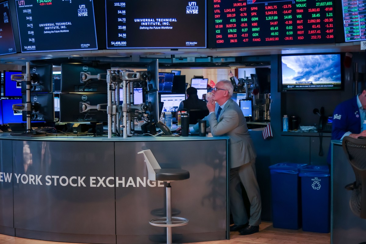 Bolsas de NY atingem máximas históricas com inflação e acordos comerciais no radar
