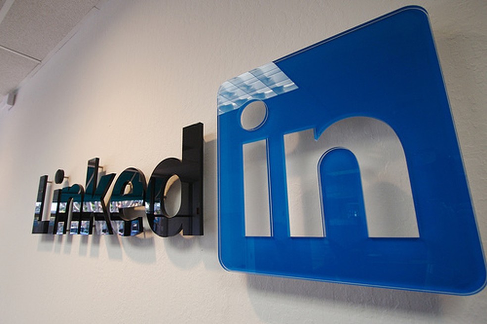  LinkedIn se comprometeu a remover “conteúdos maliciosos”, como contas falsas e com comportamento inautêntico coordenado — Foto: Divulgação