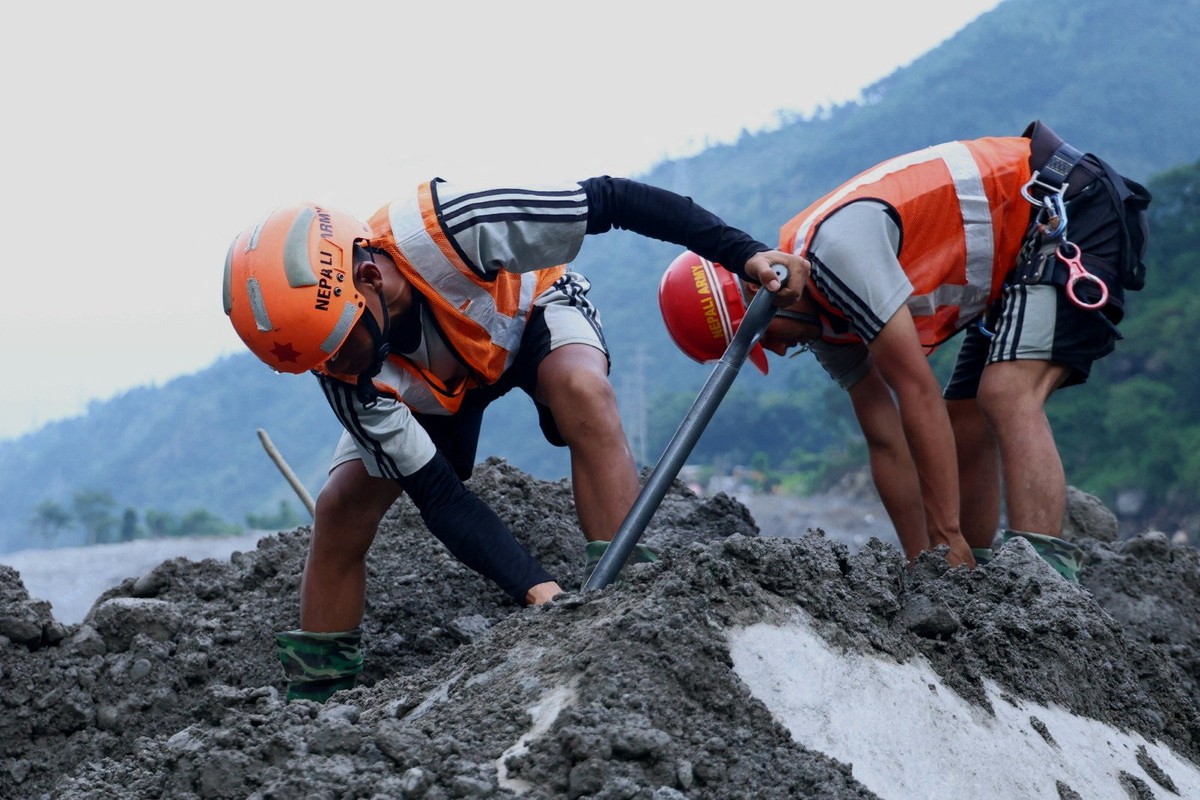 Alerta de Enchente Salva 900 Estudantes no Nepal