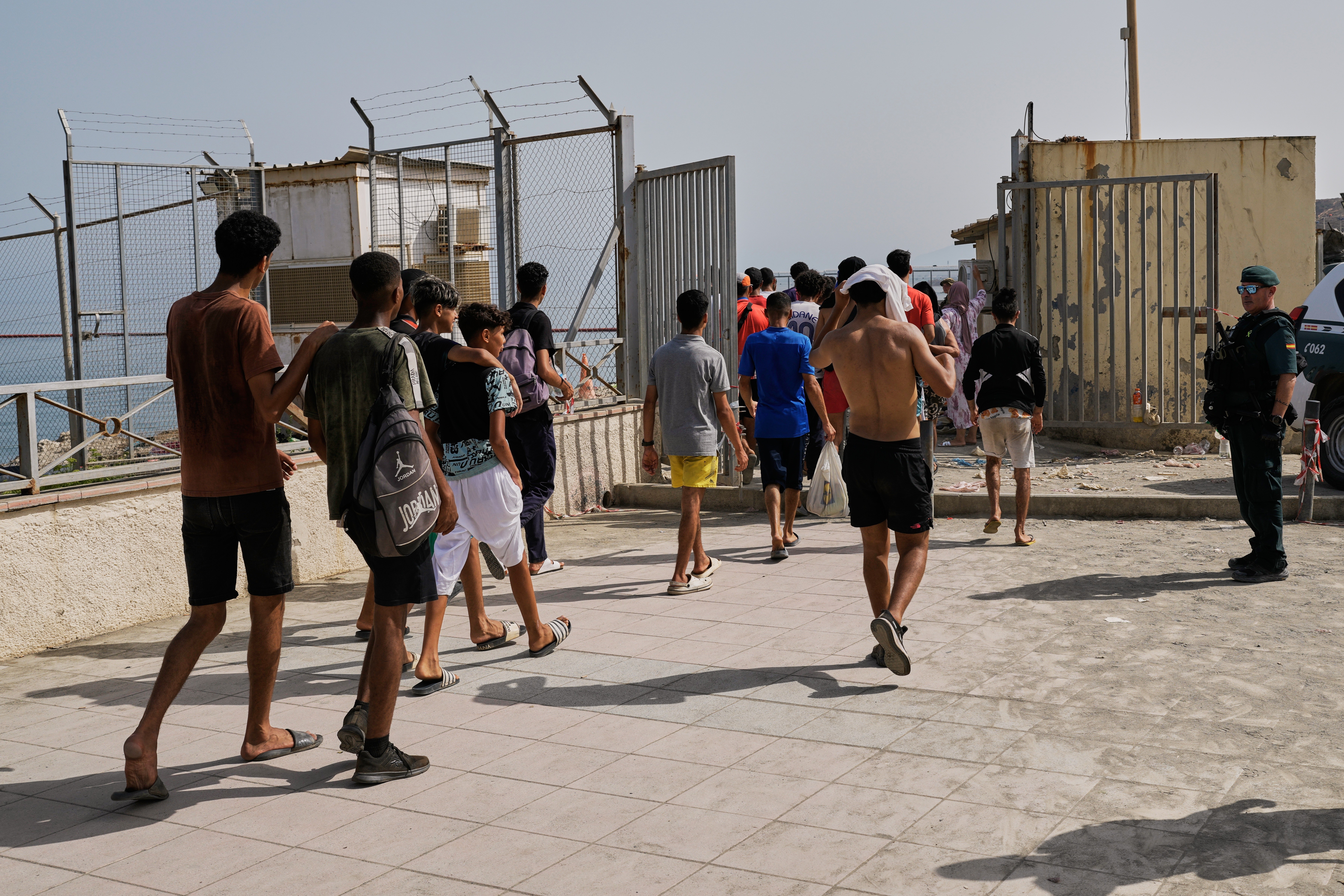 Ceuta busca transferir à Espanha imigrantes menores de idade que estejam desacompanhados - QTU Questões do Universo