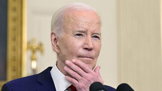 Biden deve impor tarifas sobre veículos elétricos e setores estratégicos da China 