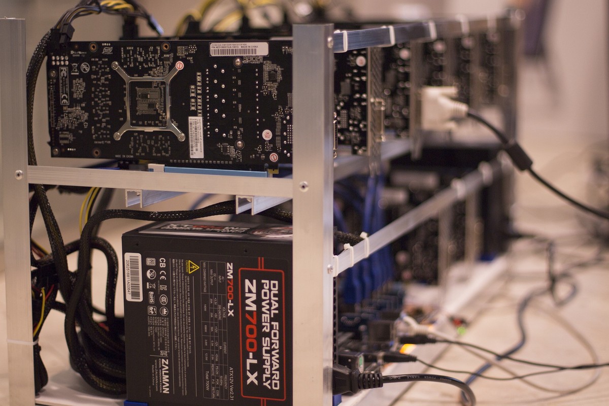 Gigante chinesa de mineração cripto, Bitmain acena para Trump com fábrica nos EUA
