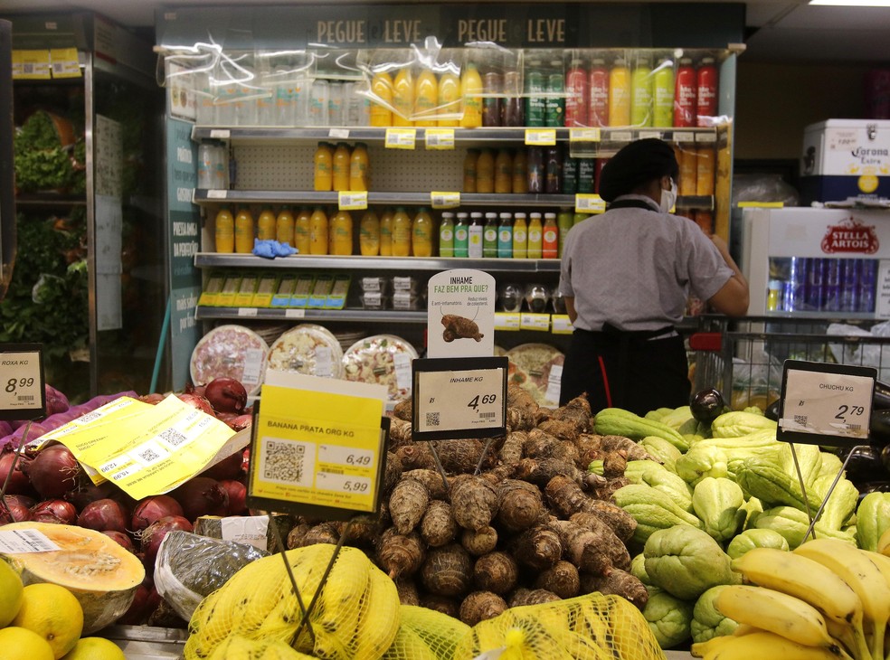 Supermercado na zona sul do Rio de Janeiro: Mercado vê inflação atingir 10,15% em 2021  — Foto: Tânia Rêgo/Agência Brasil