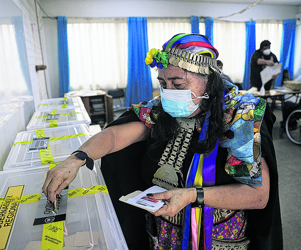 Mapuche Juana Millal — Foto: Esteban Felix/AP