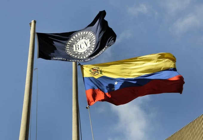 Venezuela vê inflação desacelerar em abril, mas taxa anual supera 600%