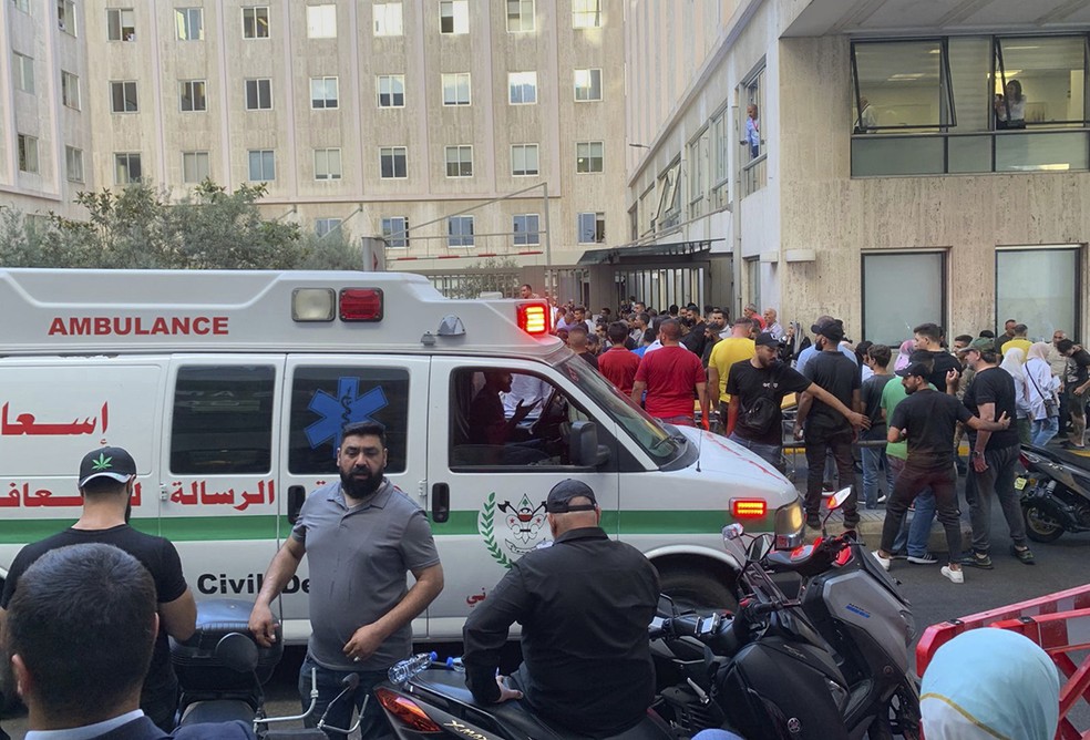 Explosões simultâneas de milhares de pagers sacodem o Líbano — Foto: Bassam Masri/AP