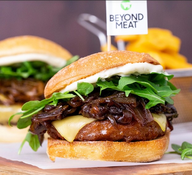 Beyond Meat vê prejuízo diminuir, mas receita cai 15% no trimestre