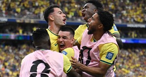 Brasil vence o Jap&atilde;o por 2 a 1 e passa &agrave;s oitavas de final