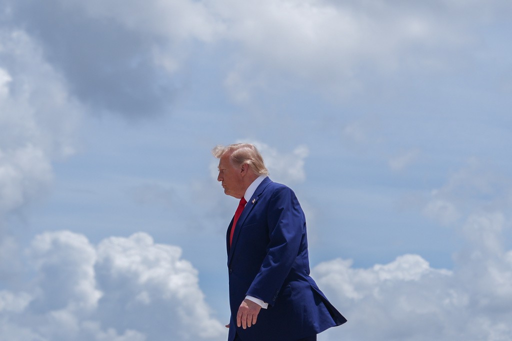 Trump alerta China e Rússia contra envolvimento em conflito com Irã