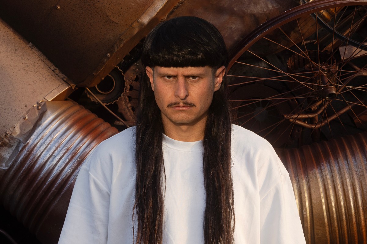 Cantor Oliver Tree, morto em acidente aéreo no Rio, visitava o Brasil pela primeira vez