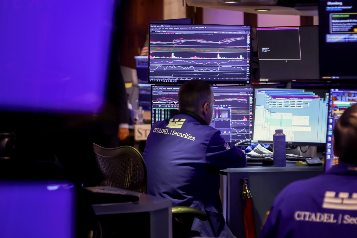 Új lendületet kapnak a New York-i tőzsdék a technológiai szektor élénkülésével; emelkednek a Treasury-kamatok