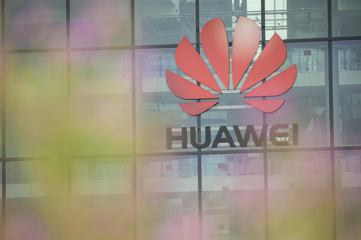 Tensão Crescente: China Acusa EUA de Sabotar Negociações com Alerta à Huawei