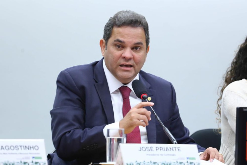 Deputado José Priante (MDB-PA) em audiência na Câmara defende a exploração de petróleo na Amazônia — Foto: Vinicius Loures/Câmara dos Deputados