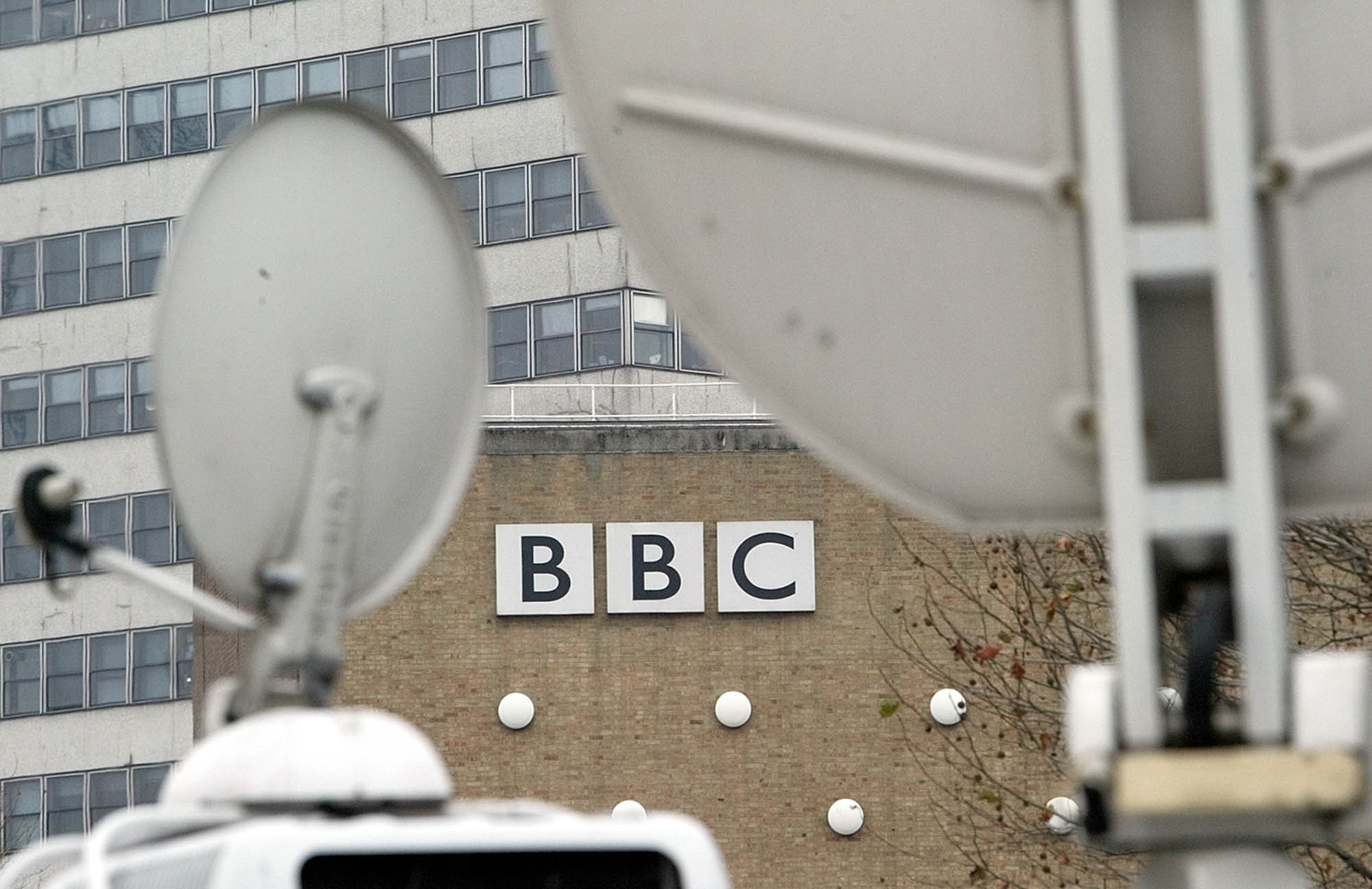 BBC alerta que seu modelo de financiamento atual é insustentável