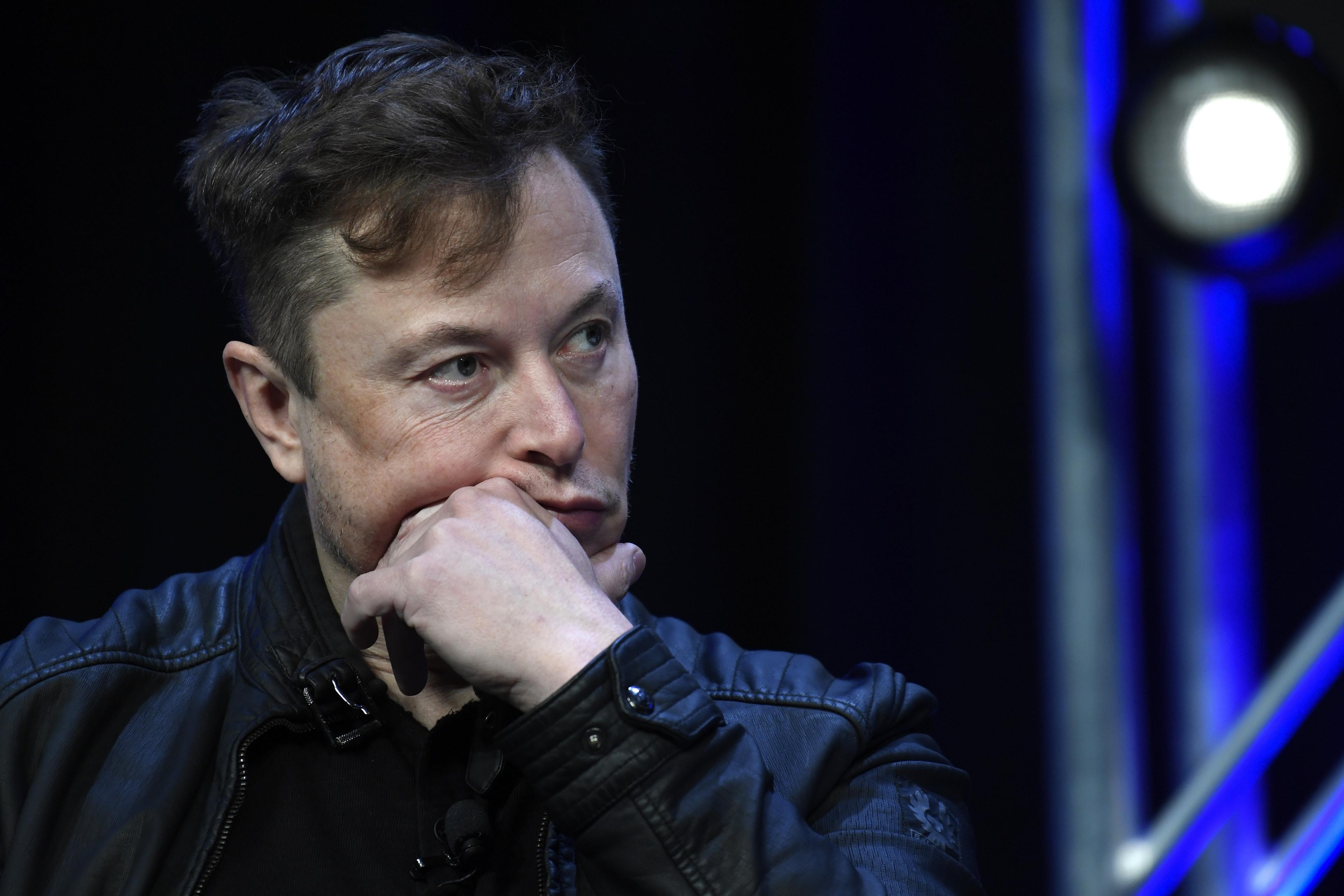 Decisão judicial impede acesso de Elon Musk a pagamentos do Tesouro dos EUA