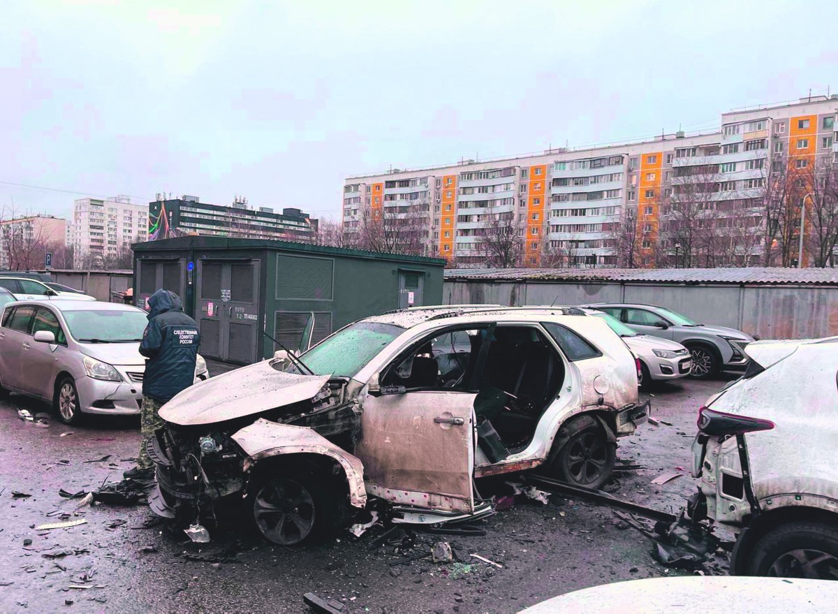Carro-bomba mata general russo em Moscou
