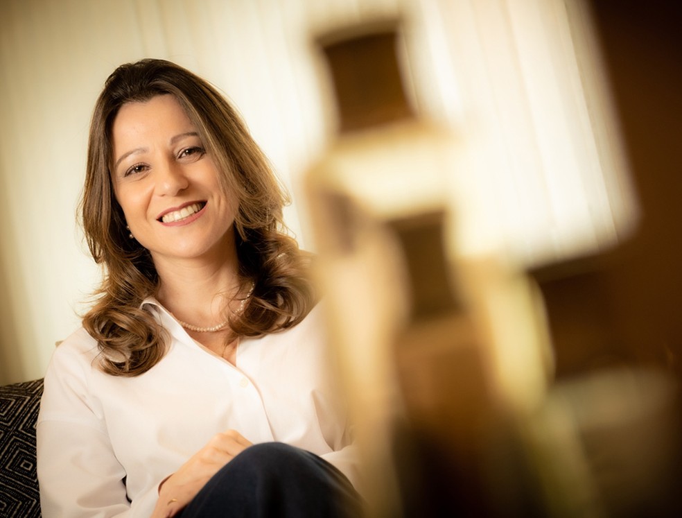 Franciele Ropelato, diretora de RH da Merck, diz que na jornada da fertilidade o investimento é financeiro e emocional — Foto: Ana Paula Paiva/Valor