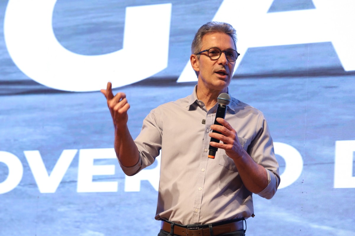 Zema critica a Flávio Bolsonaro: tensión en la política brasileña