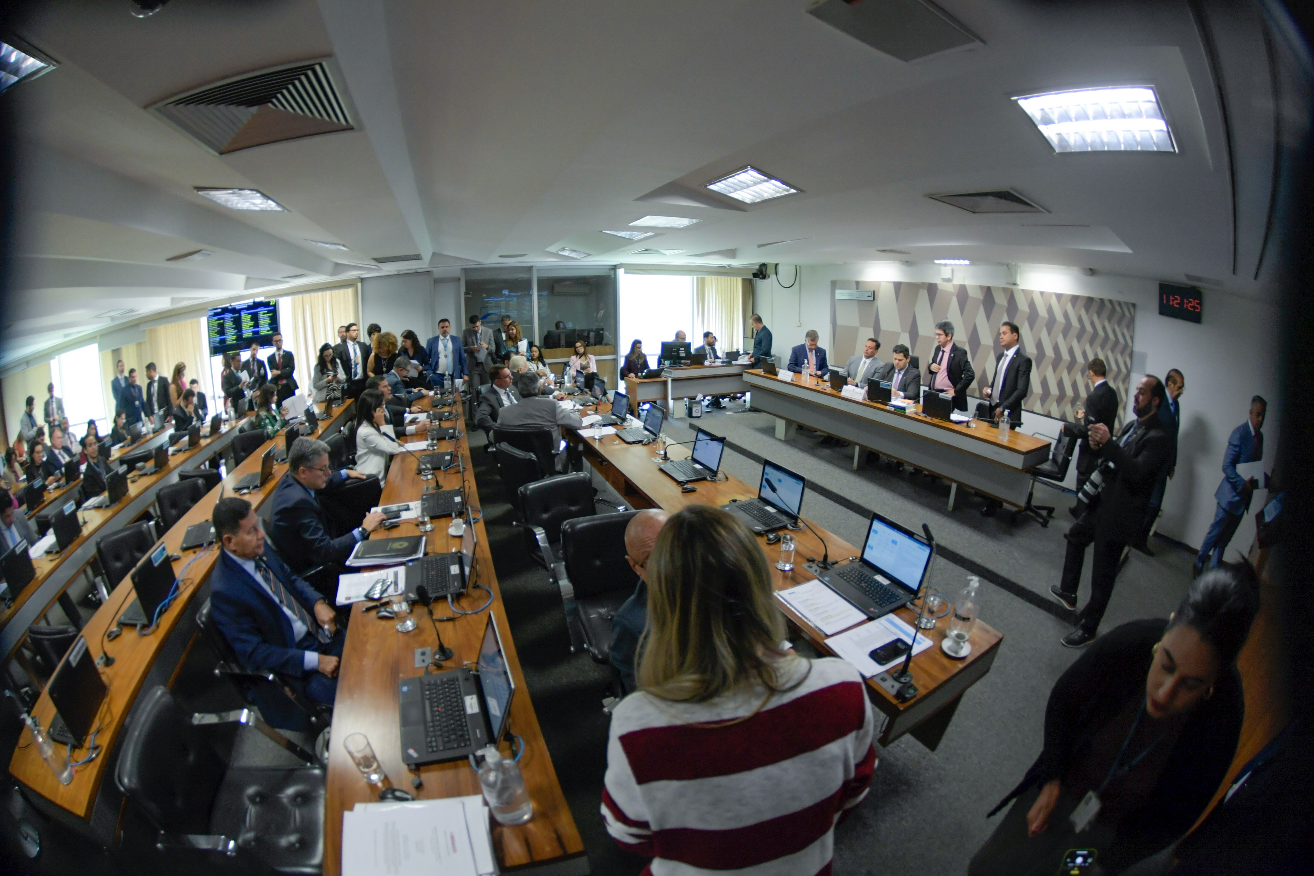 CCJ do Senado aprova projeto que reforça medidas protetivas a mulheres vítimas de violência