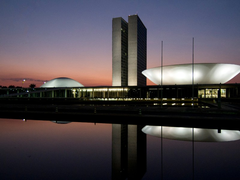 Senado aprova projeto que torna violência vicária crime hediondo