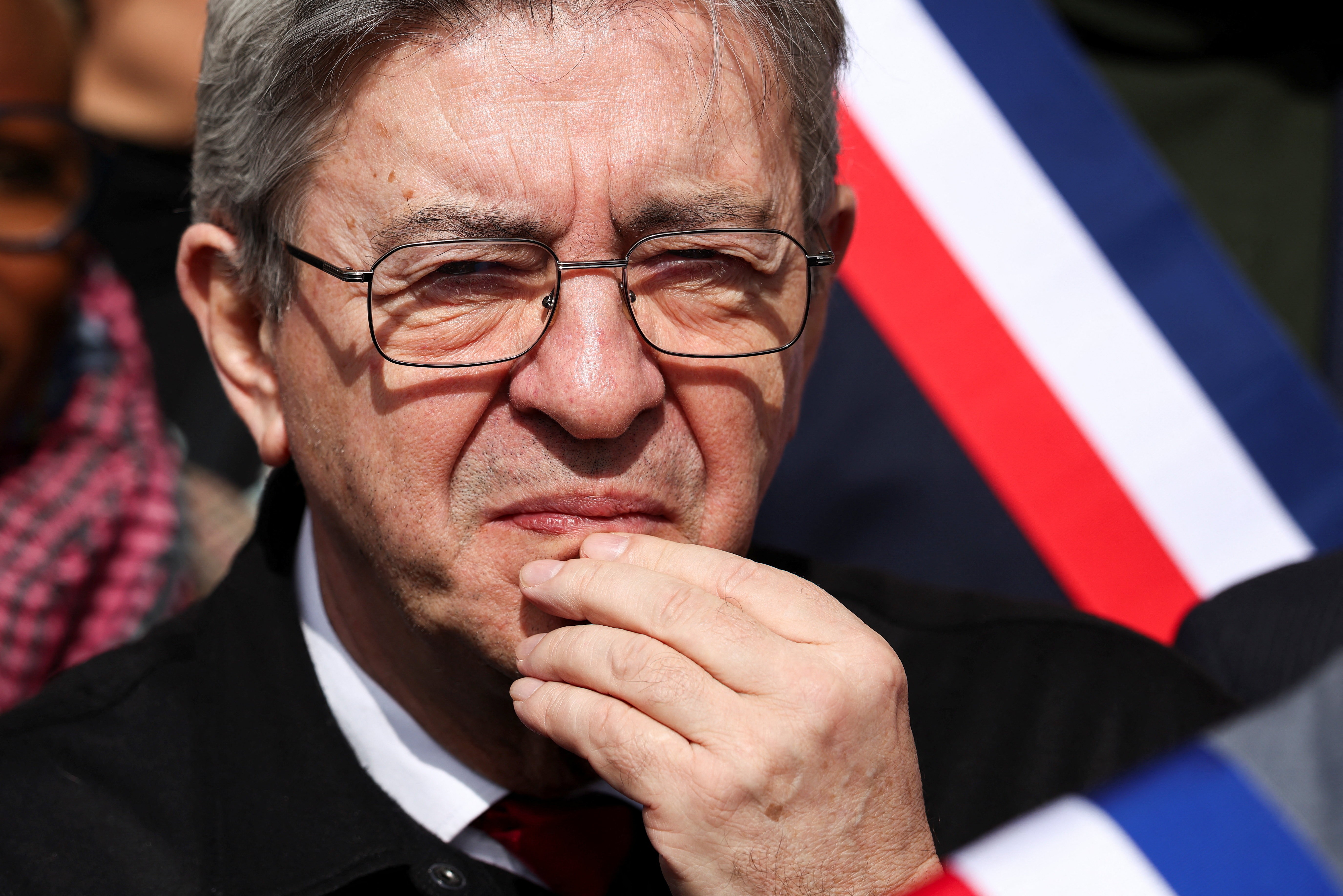 Político da esquerda radical da França diz que disputará eleição presidencial de 2027