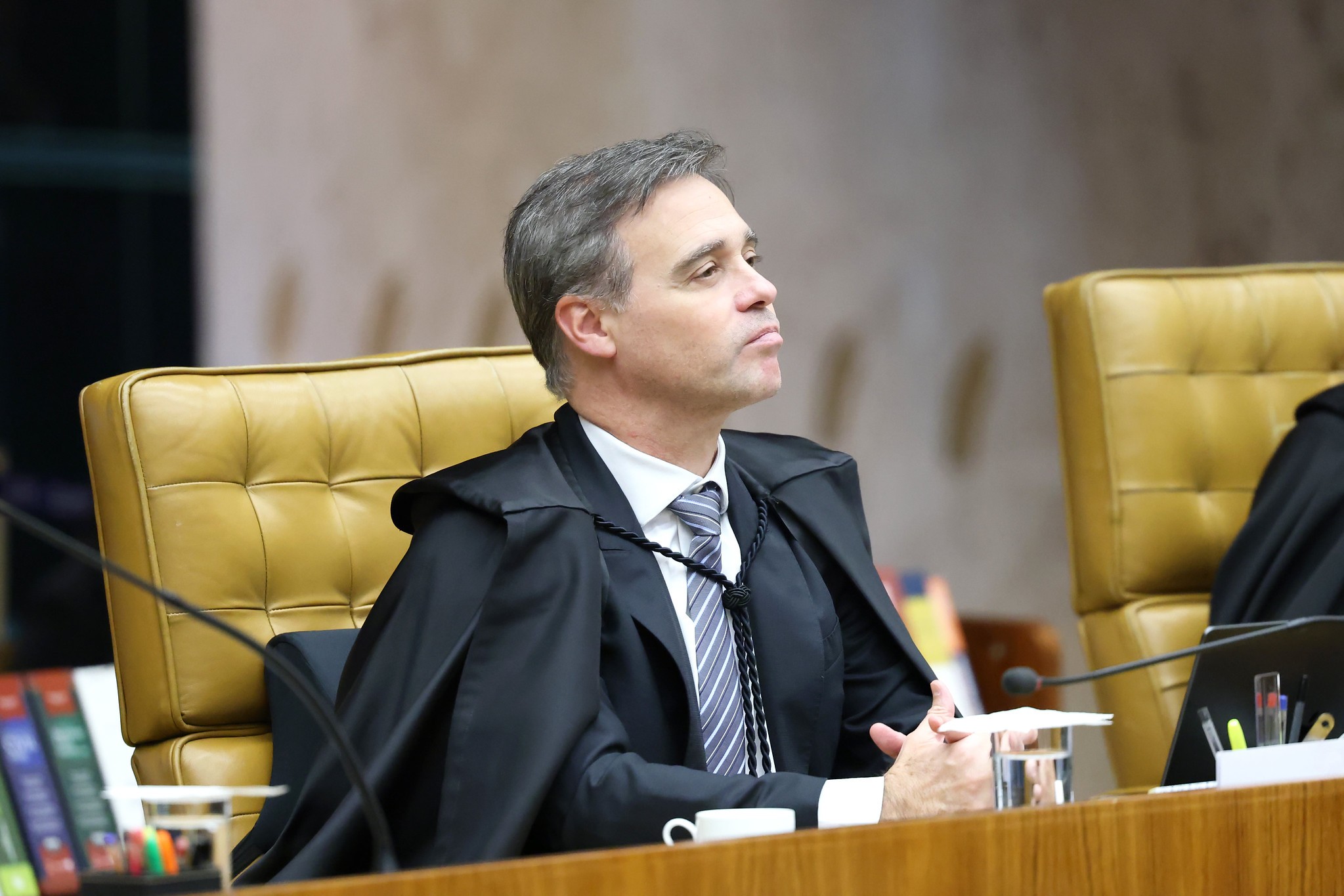 André Mendonça dá 24 horas para X explicar possível favorecimento de candidatos - QTU Questões do Universo