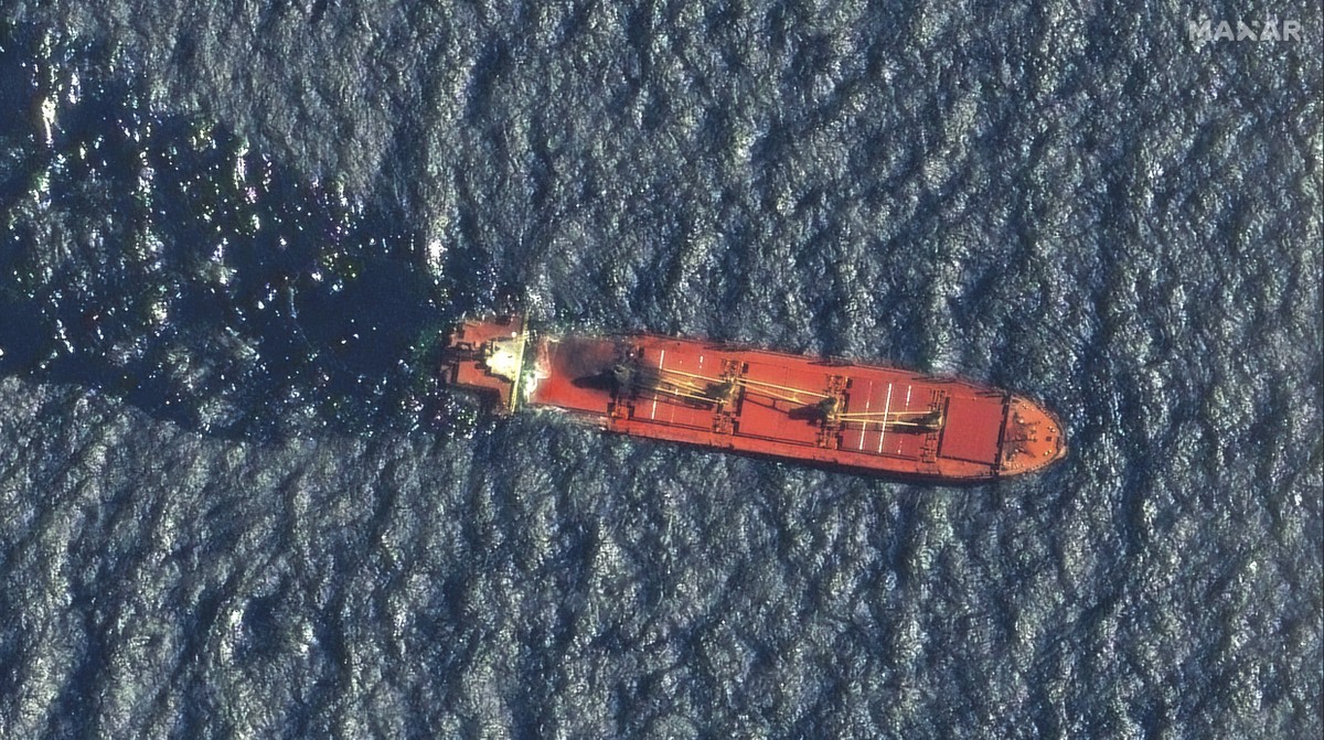 Novo ataque contra navio cargueiro no Mar Vermelho deixa três mortos