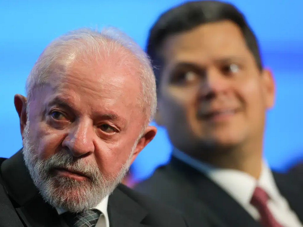 Presidente Lula e Presidente do Senado Davi Alcolumbre em reunião.