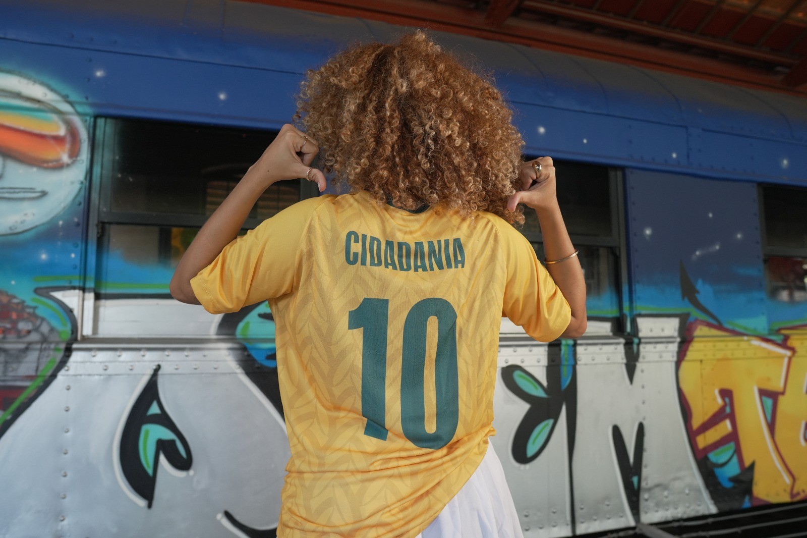 Em clima de Copa, Ação da Cidadania lança camisa de futebol para apoiar projetos de combate à fome
