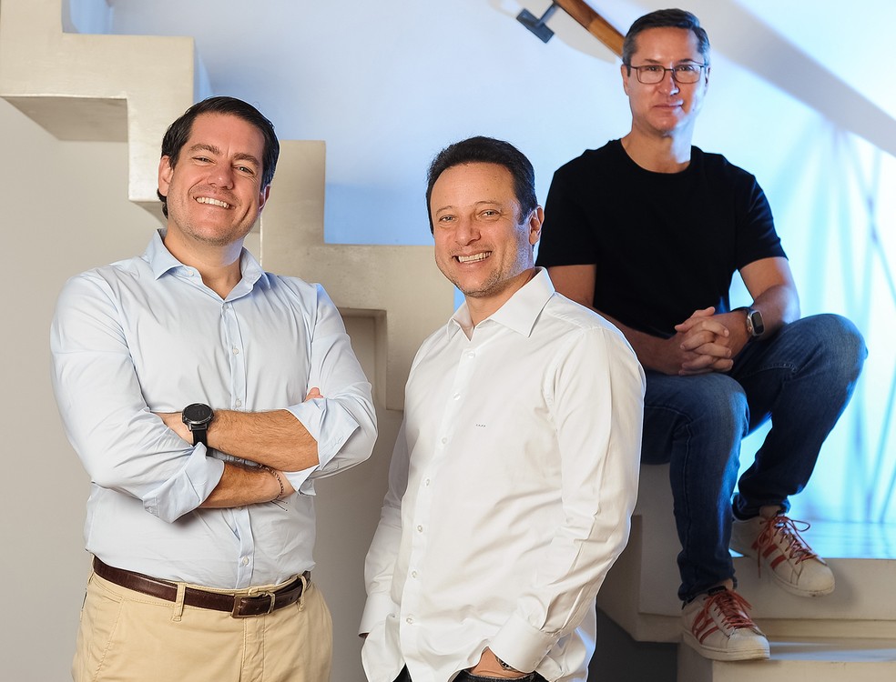 Da esquerda para a direita, Karel Luketic, Carlos Ferreira Filho e Nilson Monteiro, três dos quatro fundadores da A5X, a nova bolsa de derivativos — Foto: Nilani Goettems/Valor