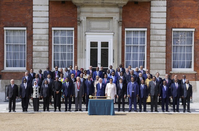 Além do Reino Unido, Charles III é chefe de Estado de outras 14 nações ...