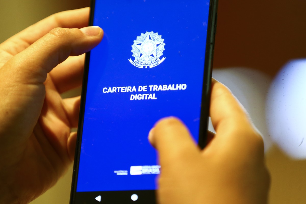 Taxa de Desemprego em Abril de 2026 Atinge Menor Nível Histórico