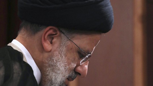 Aiatolá Khamenei anuncia cinco dias de luto no Irã pela morte do presidente Raisi