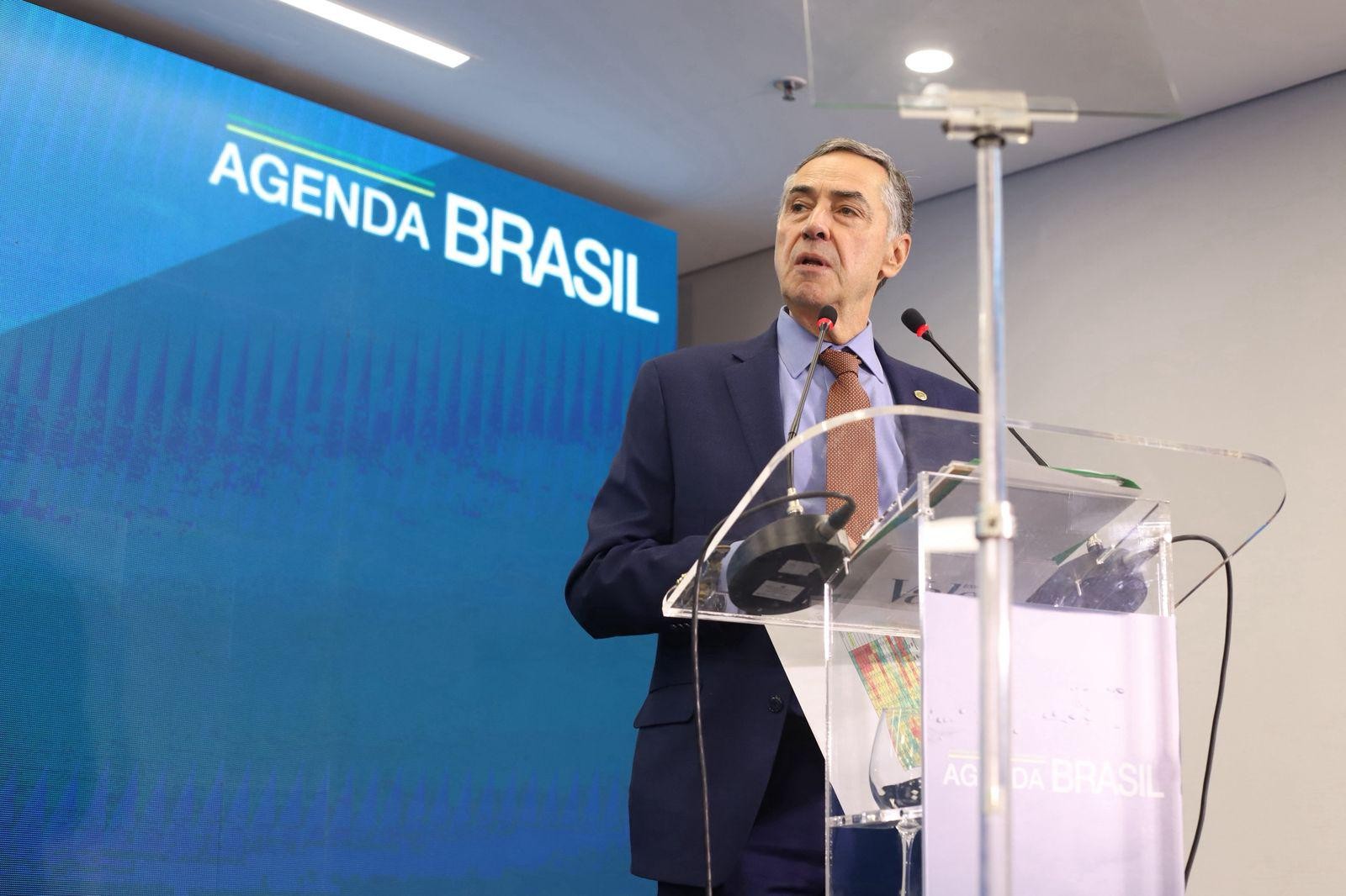 Presidente do STF defende maior controle sobre 'penduricalhos' do Judiciário