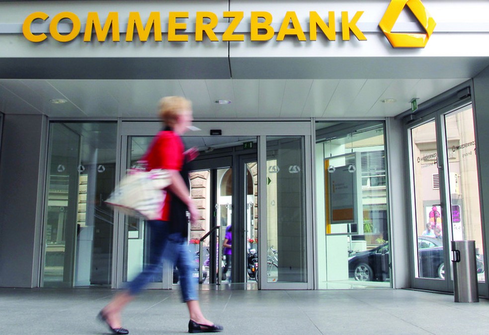 Commerzbank, da Alemanha, com déficit de € 5,3 bilhões no "teste de estresse", talvez tenha dificuldade de atender às exigências da EBA — Foto: Hannelore Foerster/Bloomberg