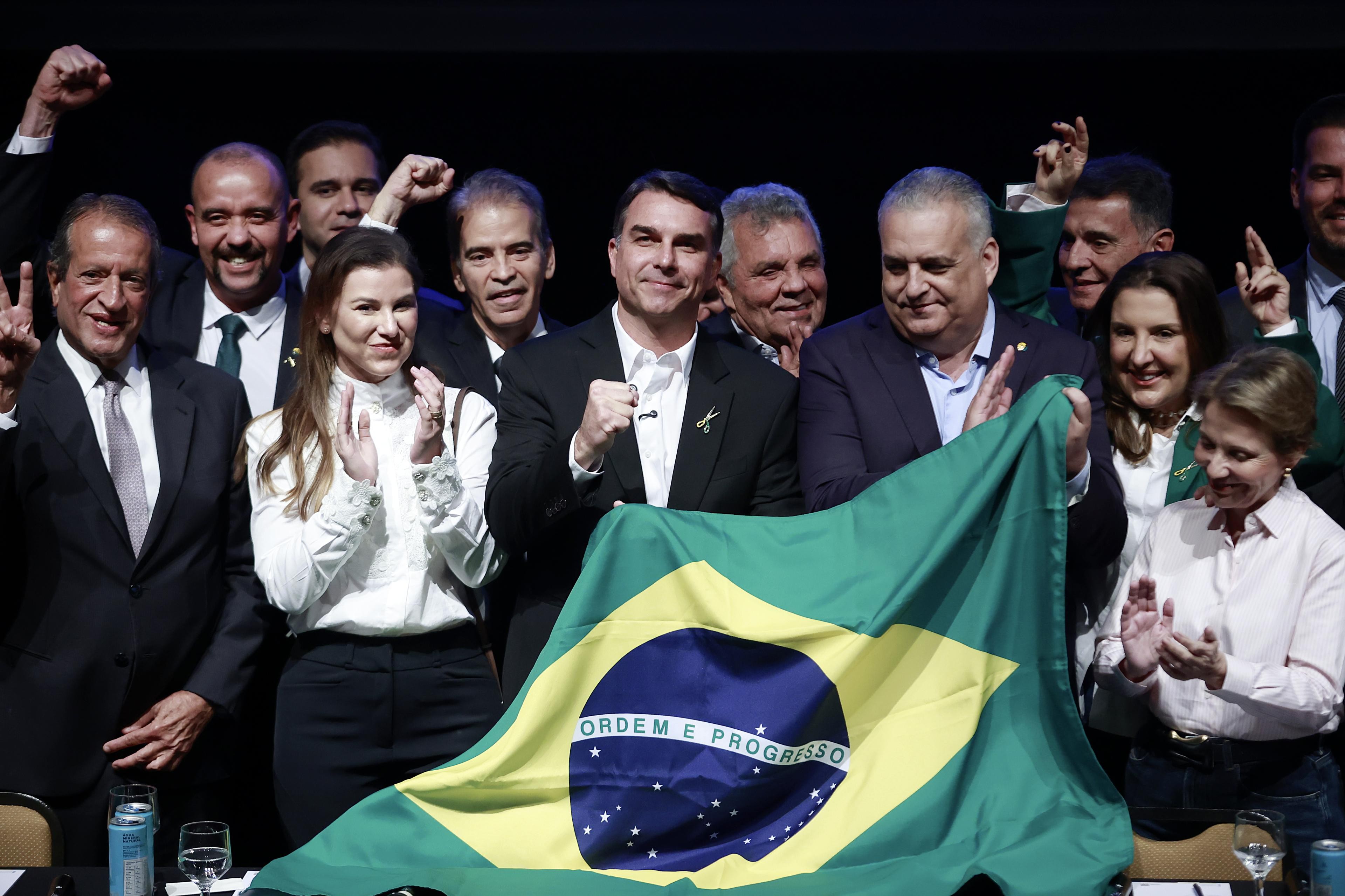 Campanha de Flávio quer passar mensagem de que corrupção 