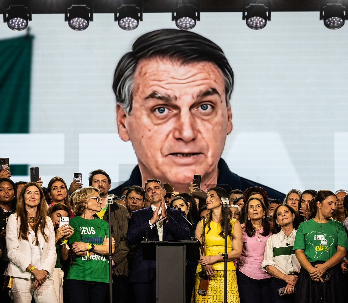 PT questiona STF e TSE sobre IA de Bolsonaro