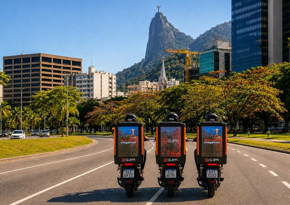 Tela digital em moto é novo espaço para anúncio