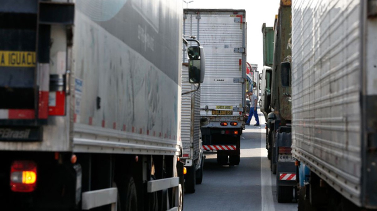 Empresas acionam advogados por créditos de pis e cofins do diesel