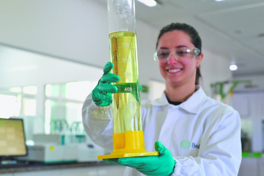 Be8 superou em 10,7% sua meta de redução de gases de efeito estufa em 2024. A adoção do Be8 BeVant na frota da unidade de Passo Fundo (RS) contribuiu para essa performance.