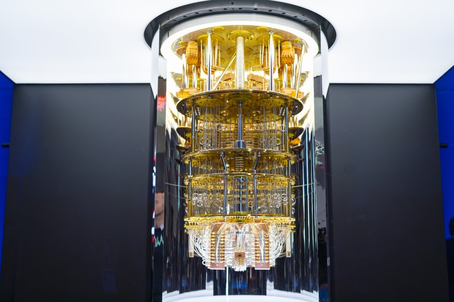 IBM anuncia US$ 15 bi de investimento em computação quântica e ...