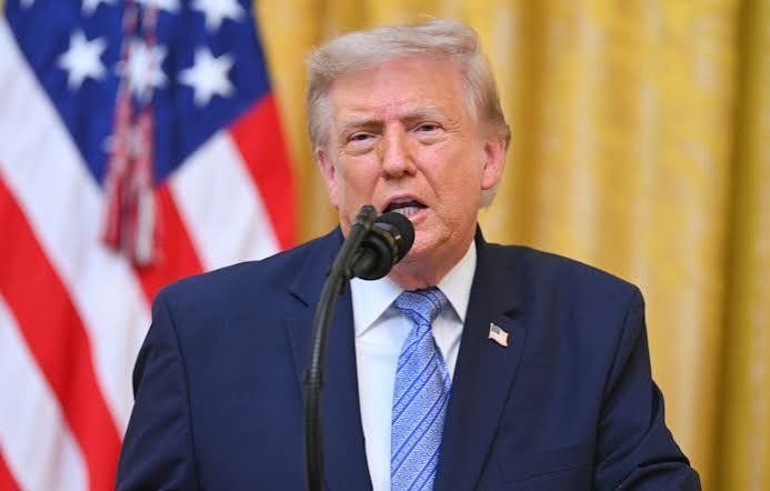 Trump retoma ataques ao sistema eleitoral dos EUA e cita China