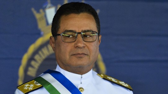 Quem é Almir Garnier Santos, almirante da Marinha que teria aceitado dar golpe com Bolsonaro