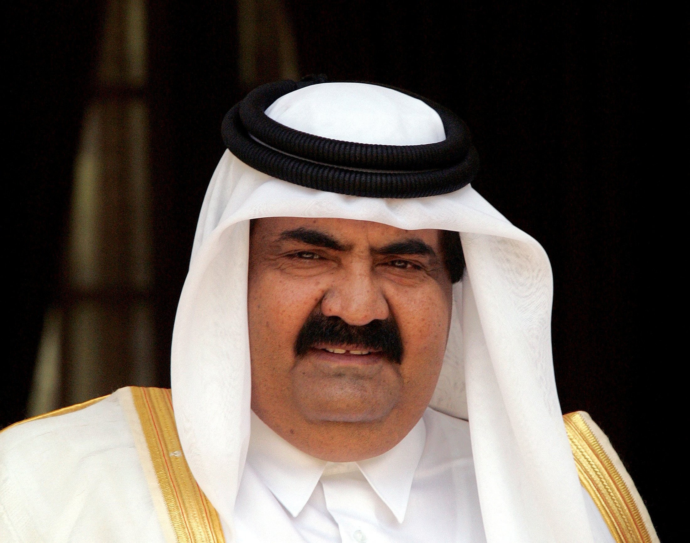 Morre aos 74 anos xeque Hamad bin Khalifa Al-Thani, ex-emir do Catar