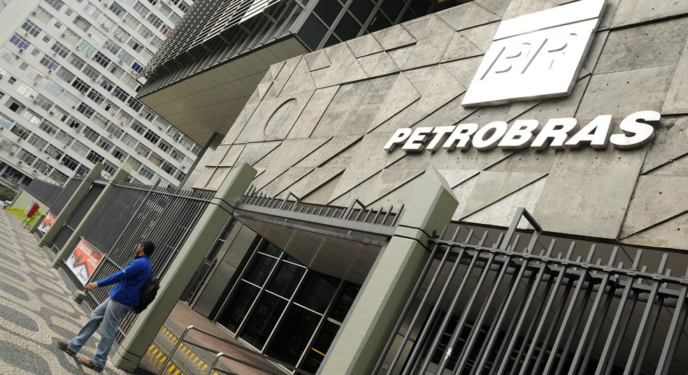 PEC dos Combustíveis seria bancada principalmente pela alta do preço do petróleo no mercado internacional e por dividendos da Petrobras, diz fonte — Foto: Imagem Valor Econômico